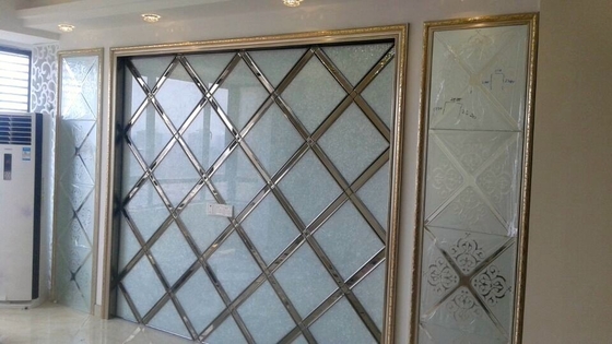 Gevormde Gekleurde Decoratieve Glascomités Bowlder met Gouden Kader